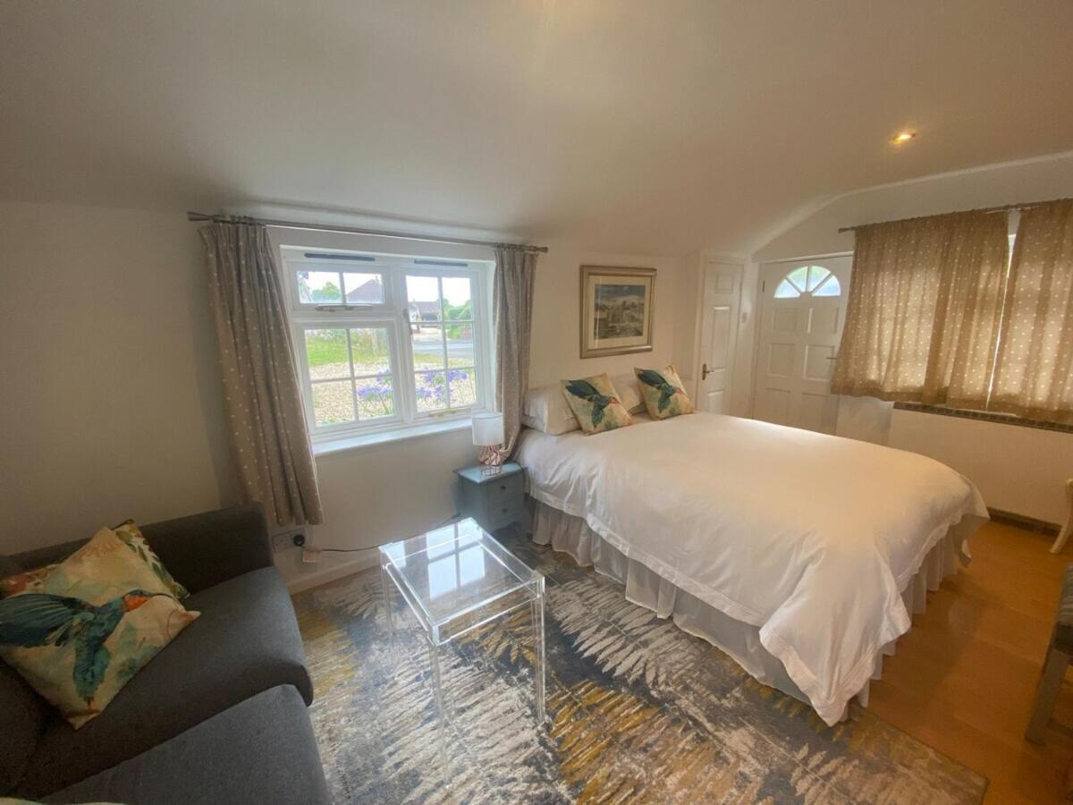 Private Entry Guesthouse Hideaway Hordle Екстер'єр фото
