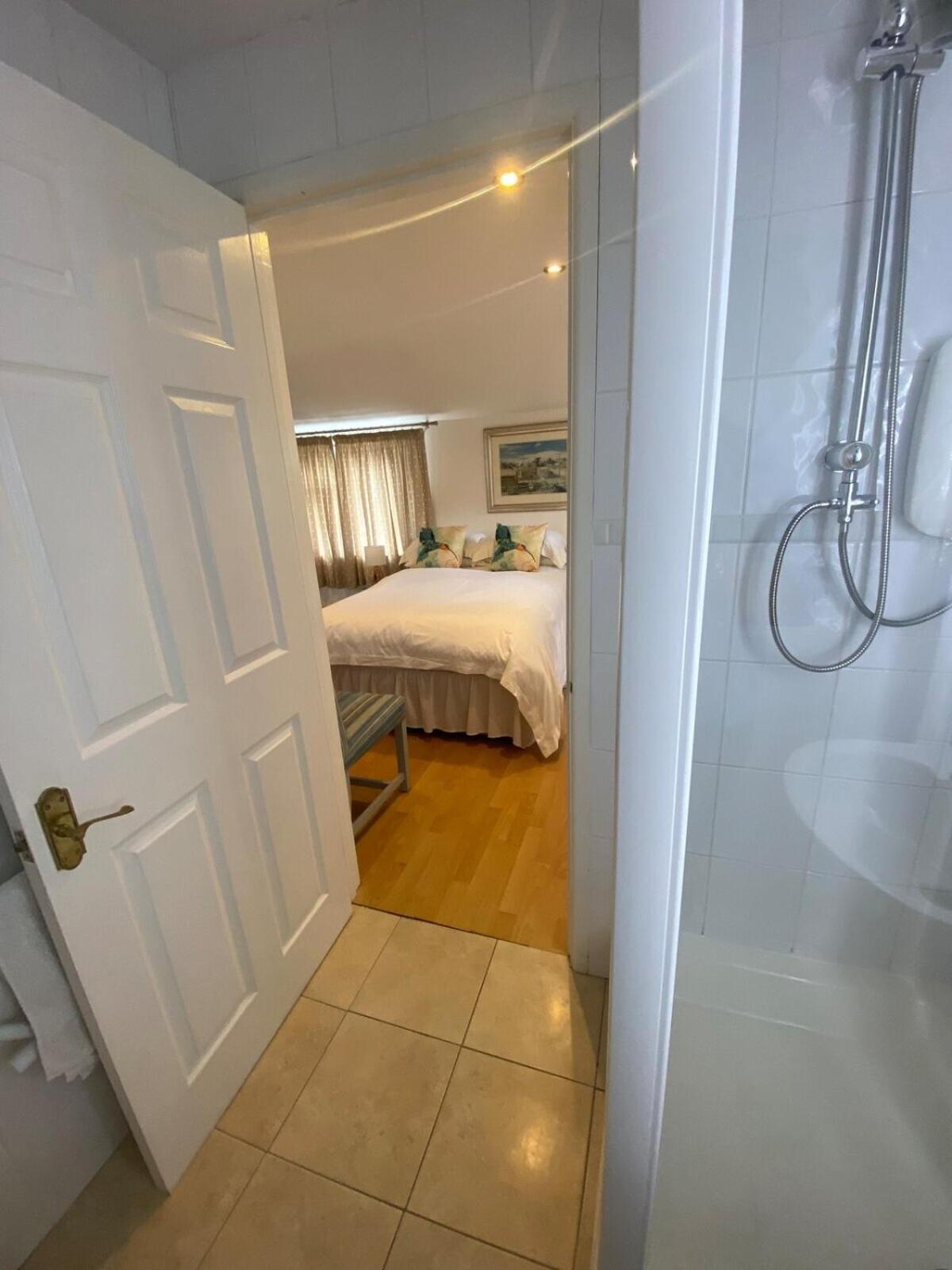 Private Entry Guesthouse Hideaway Hordle Екстер'єр фото