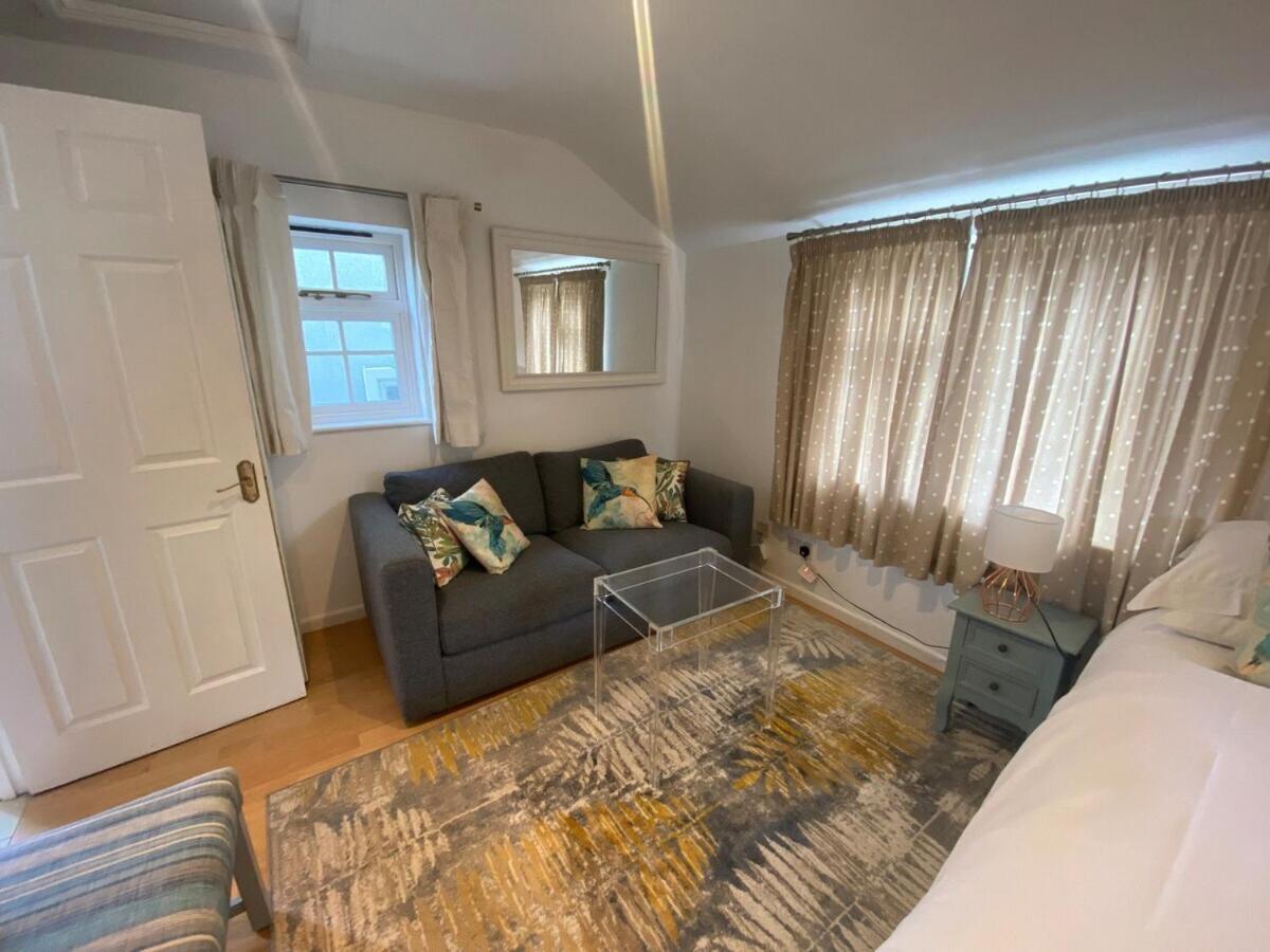 Private Entry Guesthouse Hideaway Hordle Екстер'єр фото